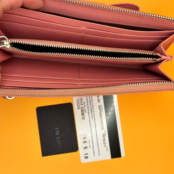 Prada Saffiano Fiocco - Picture 9 of 9